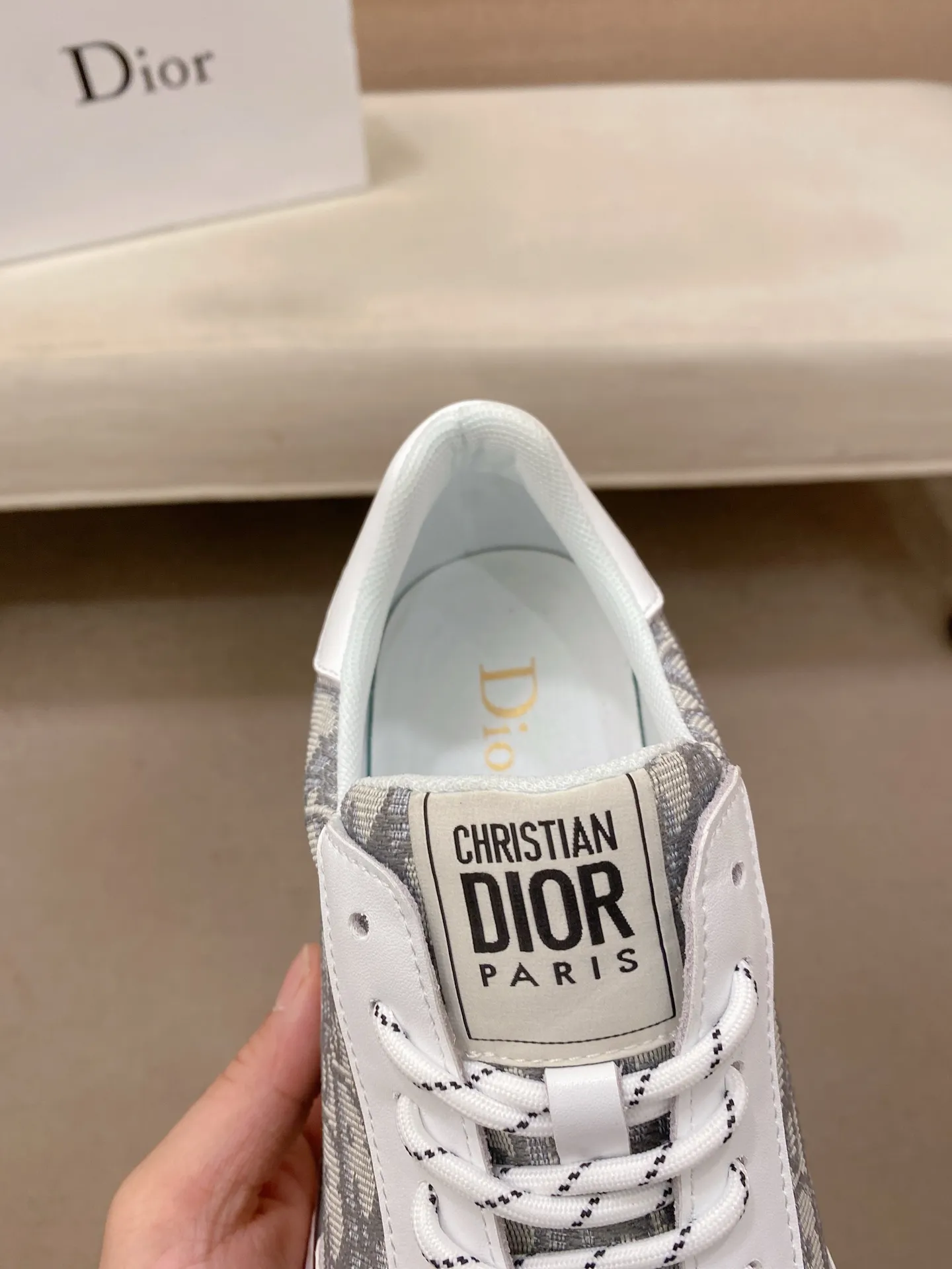 Men's shoes💰: 462💰 [Dior·Dior] New casual sports style men's shoes, new spring and summer design, perfect workmanship, lace-up style to create wardrobe quality, upper: imported first-layer cowhide, sheepskin lining is soft and comfortable, ultra-light TPU wear-resistant outsole, simple, versatile fashion men's shoes, excellent color code number 38--44. Can be customized 45 non-returnable